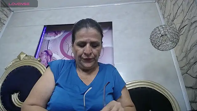 Snapshot of karito_mature17 chatting on 06/13/26, 11:08 karito mature17 online show from 06/13/26, 11:08