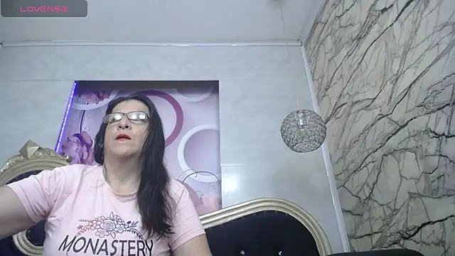 Snapshot of karito_mature17 chatting on 06/15/26, 11:23 karito mature17 online show from 06/15/26, 11:23