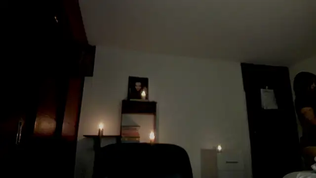 Snapshot of Lucyerobbie chatting on 04/25/26, 02:47 Lucyerobbie online show from 04/25/26, 02:47
