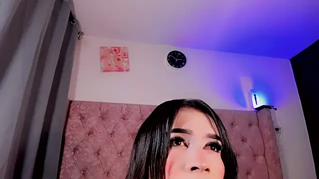Snapshot of kimMaddiee chatting on 05/27/26, 05:04 kimMaddiee online show from 05/27/26, 05:04