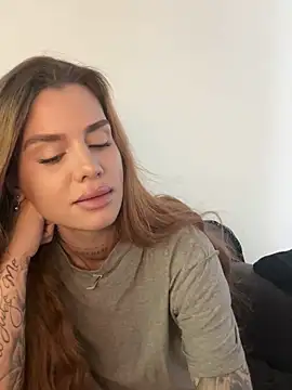 EmiliaCatalina online show from 03/01/26, 06:10