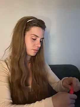 EmiliaCatalina online show from 03/09/26, 11:42