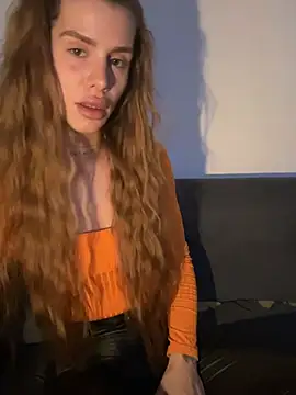 Snapshot of EmiliaCatalina chatting on 07/28/26, 01:12 EmiliaCatalina online show from 07/28/26, 01:12