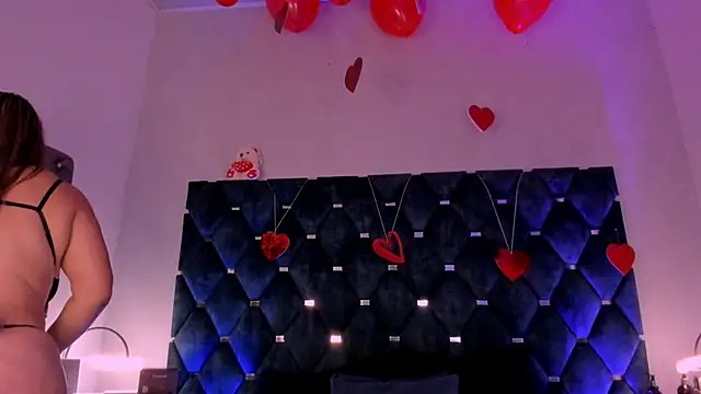 laura bassi online show from 02/15/25, 12:43