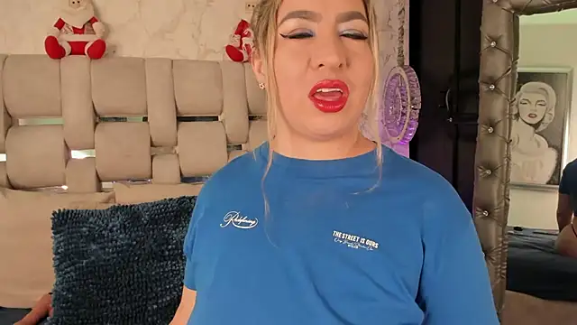 laura bassi online show from 11/30/25, 05:33