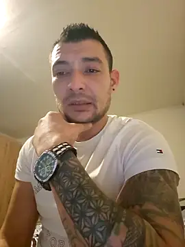 Zoltanioan26 online show from 12/17/25, 03:07