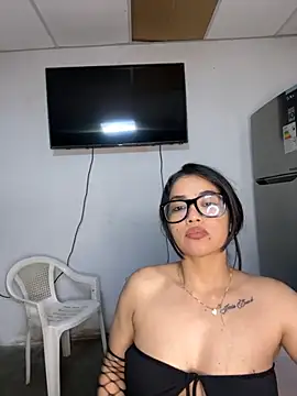 Snapshot of fullpasionkv220 chatting on 10/14/25, 12:00 fullpasionkv220 online show from 10/14/25, 12:00