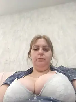 Lady nice cat online show from 10/18/25, 04:30