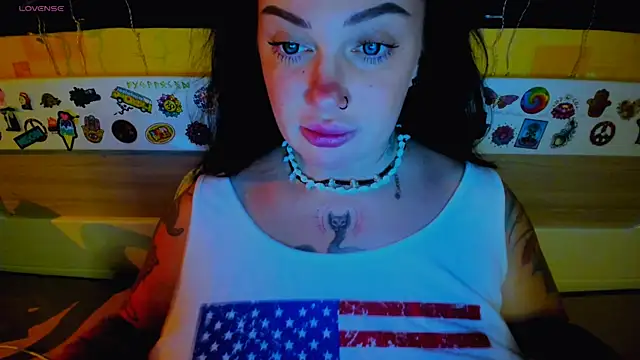 EllieOz online show from 11/04/25, 03:00