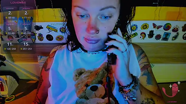 EllieOz online show from 11/20/25, 05:56