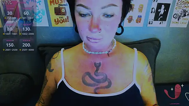 Snapshot of EllieOz chatting on 05/11/26, 06:05 EllieOz online show from 05/11/26, 06:05