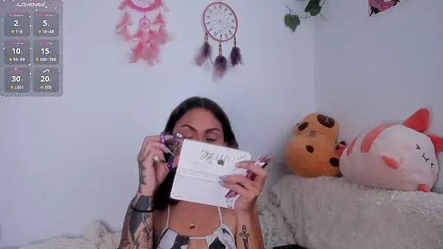 Violette-Ramirez01 online show from 02/10/26, 06:34