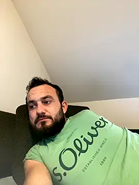 Snapshot of cosmin9000 chatting on 11/02/25, 07:55 cosmin9000 online show from 11/02/25, 07:55