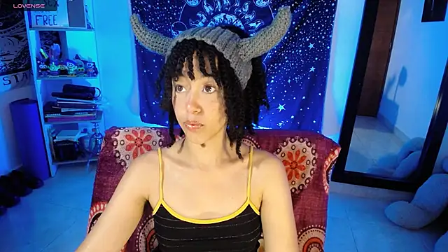 Snapshot of ela_0 chatting on 06/26/26, 02:27 ela 0 online show from 06/26/26, 02:27