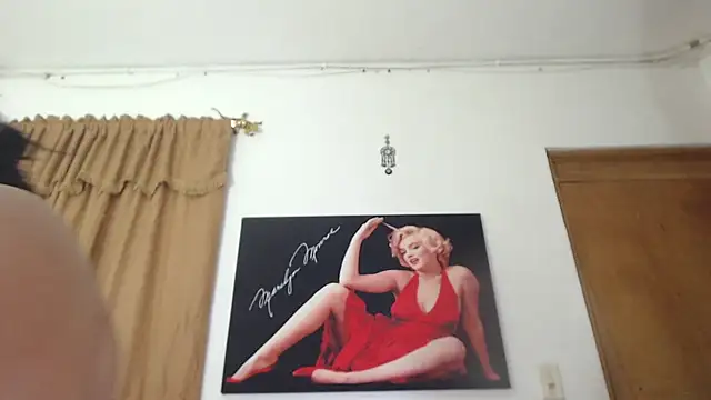 Snapshot of seleneh chatting on 12/24/24, 03:49 seleneh online show from 12/24/24, 03:49
