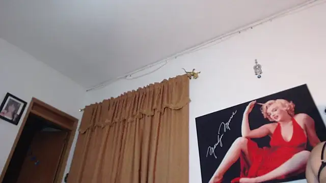 Snapshot of seleneh chatting on 01/11/25, 06:54 seleneh online show from 01/11/25, 06:54