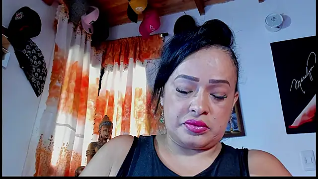 Snapshot of seleneh chatting on 09/26/25, 08:13 seleneh online show from 09/26/25, 08:13