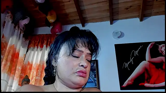 Snapshot of seleneh chatting on 10/04/25, 06:28 seleneh online show from 10/04/25, 06:28