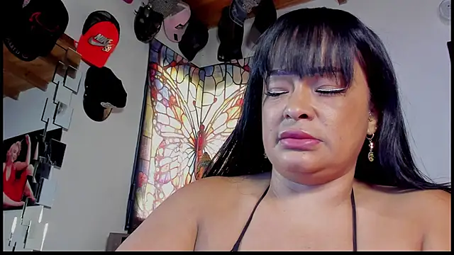 Snapshot of seleneh chatting on 10/16/25, 05:25 seleneh online show from 10/16/25, 05:25