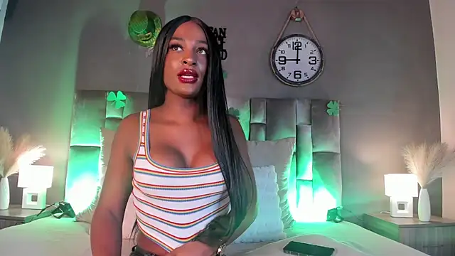 nahomi campbell online show from 03/17/25, 07:37