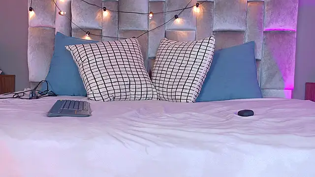 nahomi campbell online show from 02/18/26, 07:43