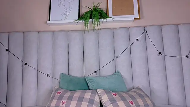 nahomi campbell online show from 04/06/26, 09:05