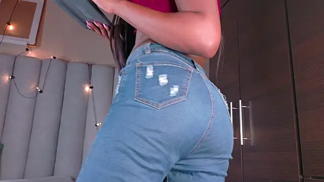 nahomi campbell online show from 04/21/26, 08:55