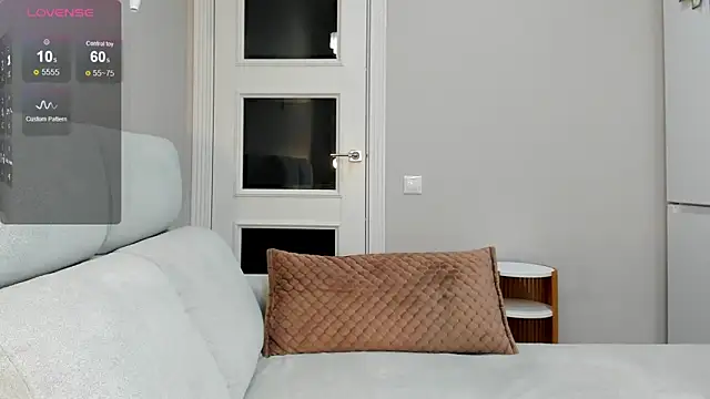 LunAnna online show from 03/11/25, 03:56