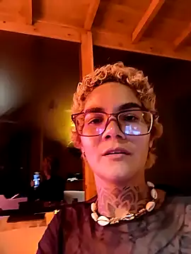 anaroman01 online show from 03/21/25, 12:51