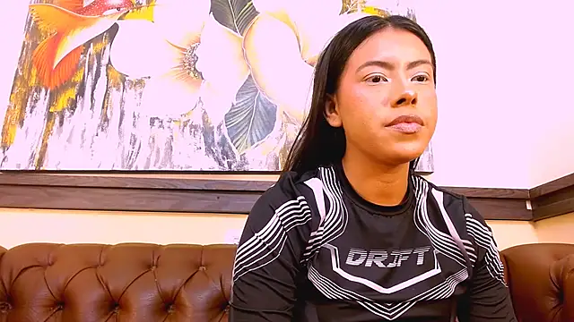 VeronicaRobles online show from 11/06/25, 05:25