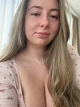 curvyflawless online show from 01/11/25, 09:04