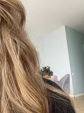 curvyflawless online show from 02/09/25, 09:47