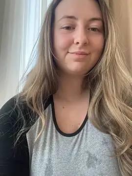 curvyflawless online show from 02/27/25, 12:13