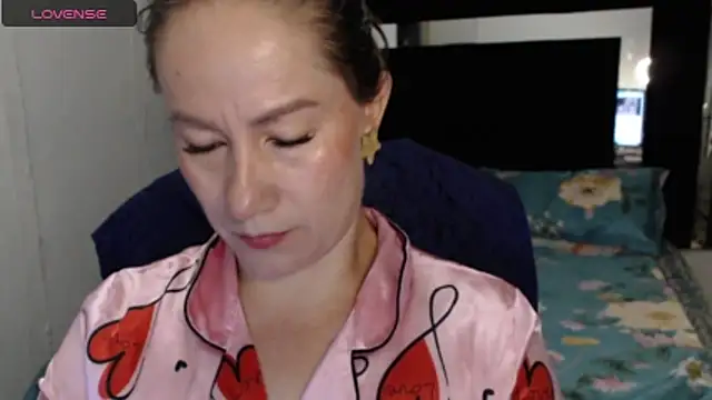 Snapshot of CATRINA-83 chatting on 05/12/26, 12:13 CATRINA-83 online show from 05/12/26, 12:13