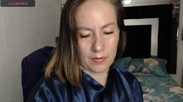 Snapshot of CATRINA-83 chatting on 05/16/26, 12:18 CATRINA-83 online show from 05/16/26, 12:18