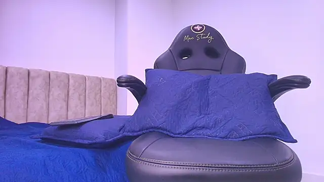 arl chloee online show from 01/08/26, 03:09