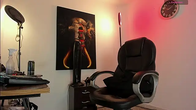 Nicolas Fellener online show from 12/04/25, 04:44