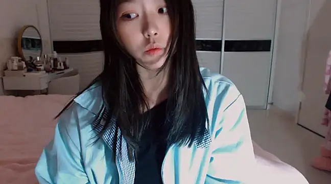 -Lucky Girl online show from 02/18/25, 11:30