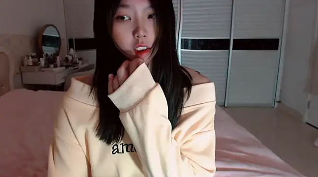 -Lucky Girl online show from 02/26/25, 01:53