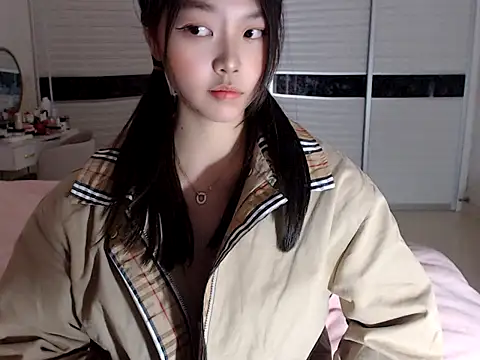 -Lucky Girl online show from 02/26/25, 12:14