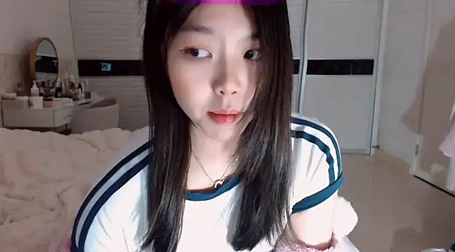 -Lucky Girl online show from 03/05/25, 12:00