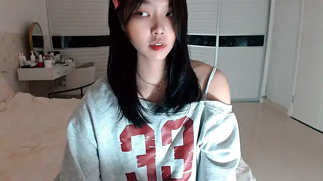 -Lucky Girl online show from 09/18/25, 01:51