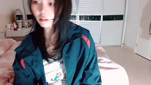 -Lucky Girl online show from 11/30/25, 10:52