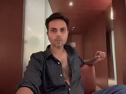 Snapshot of immog727 chatting on 12/29/24, 01:06 immog727 online show from 12/29/24, 01:06