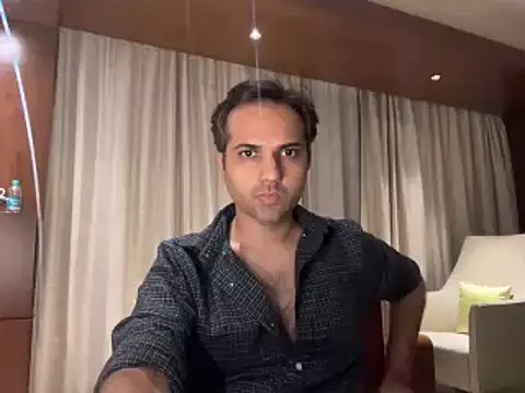 Snapshot of immog727 chatting on 02/11/25, 06:01 immog727 online show from 02/11/25, 06:01