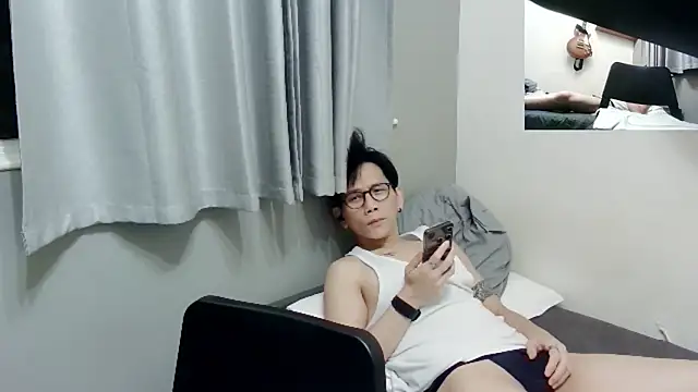 Snapshot of UndreamtM chatting on 09/14/25, 01:54 UndreamtM online show from 09/14/25, 01:54