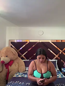 emmyjhonson07 online show from 10/14/25, 02:18