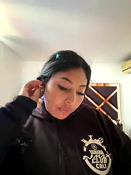 emmyjhonson07 online show from 12/02/25, 02:56