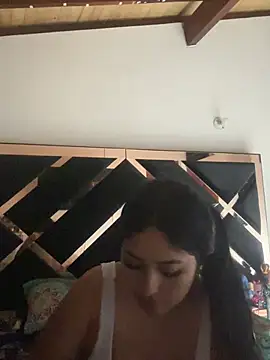 emmyjhonson07 online show from 05/27/26, 12:29
