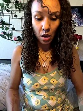 Snapshot of _Neeka_ chatting on 09/27/25, 02:44  Neeka  online show from 09/27/25, 02:44